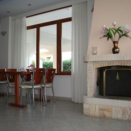 Posidonia Pension Амаринтос Екстериор снимка