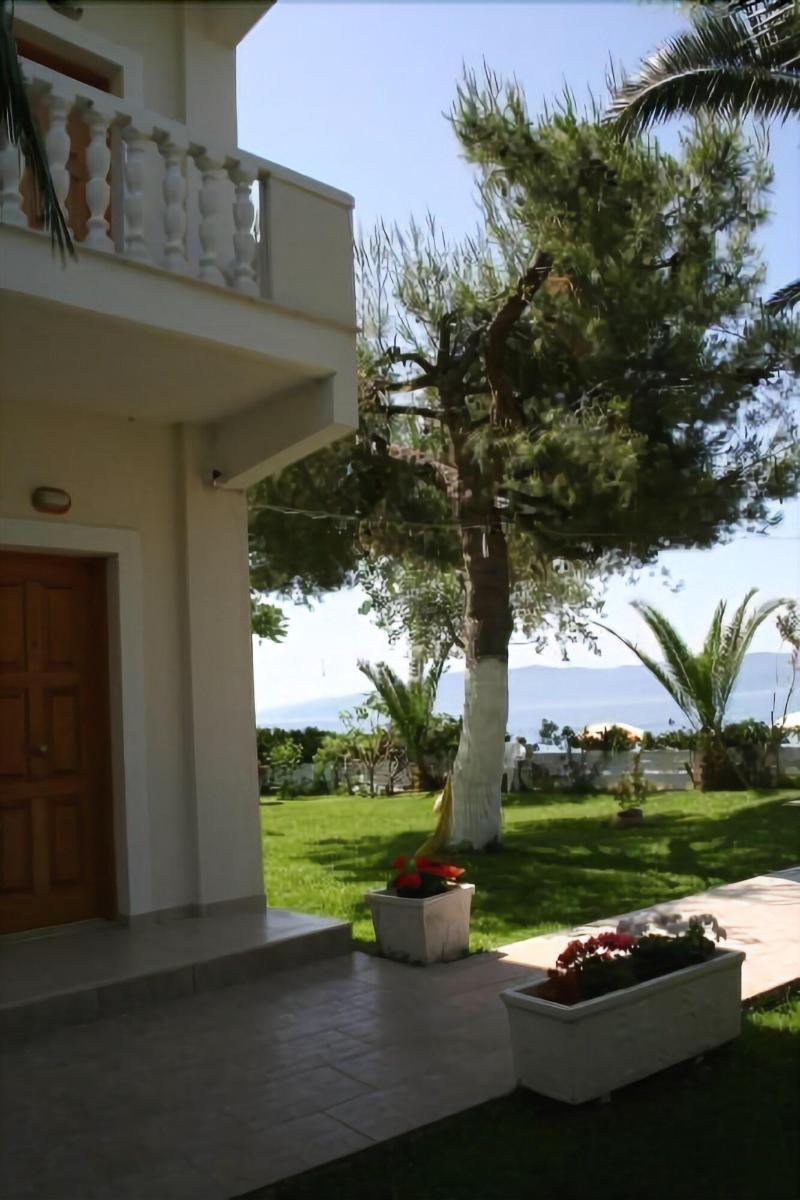Posidonia Pension Амаринтос Екстериор снимка