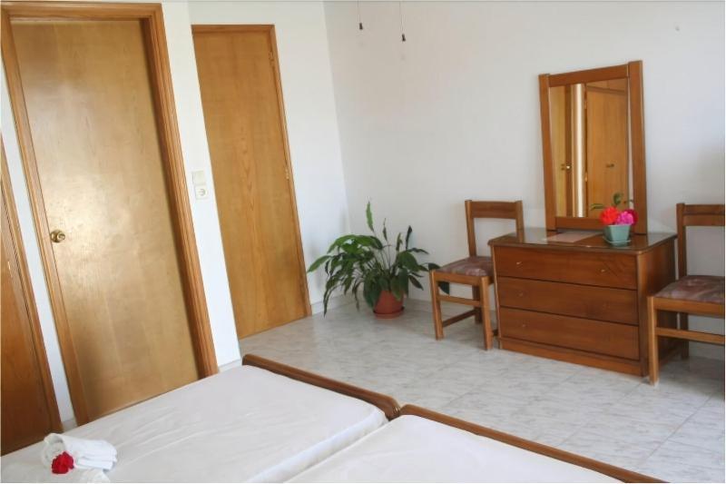 Posidonia Pension Амаринтос Екстериор снимка