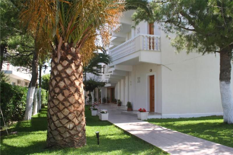 Posidonia Pension Амаринтос Екстериор снимка