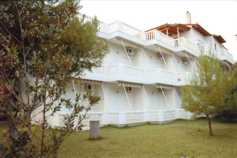 Posidonia Pension Амаринтос Екстериор снимка