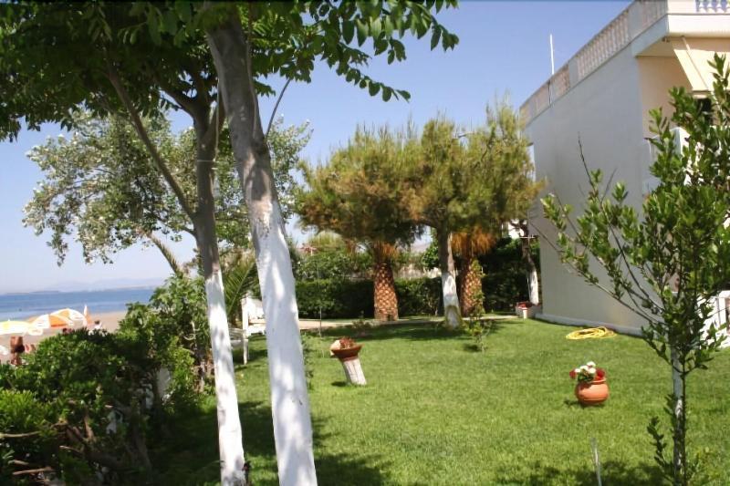 Posidonia Pension Амаринтос Екстериор снимка