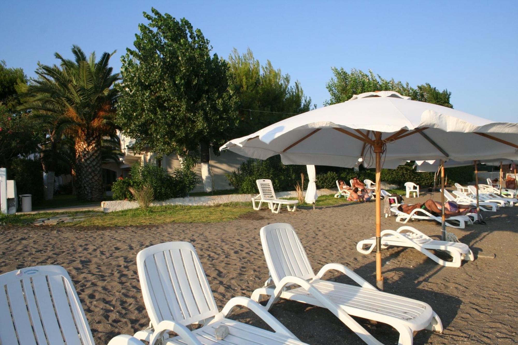 Posidonia Pension Амаринтос Екстериор снимка