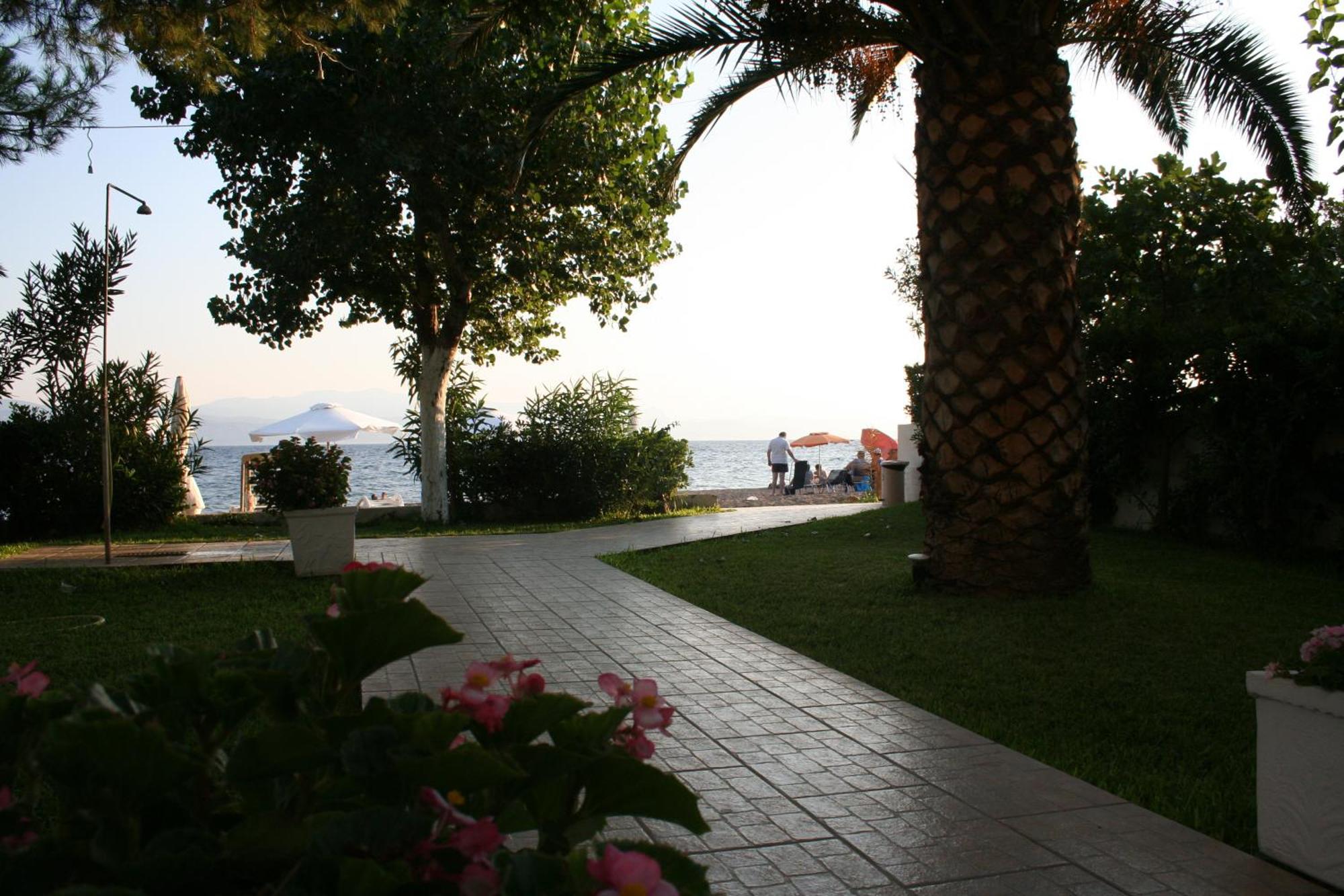 Posidonia Pension Амаринтос Екстериор снимка