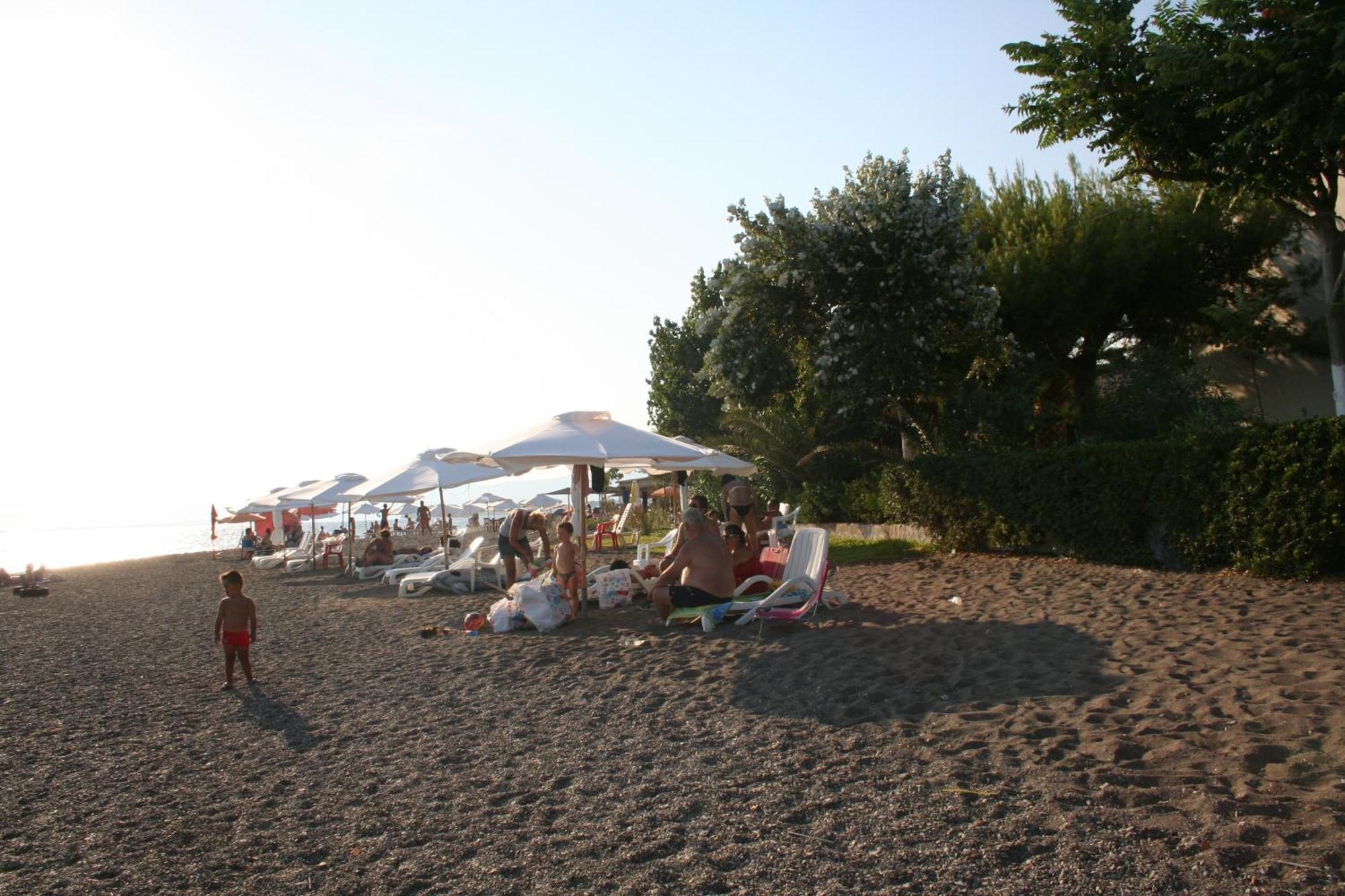 Posidonia Pension Амаринтос Екстериор снимка