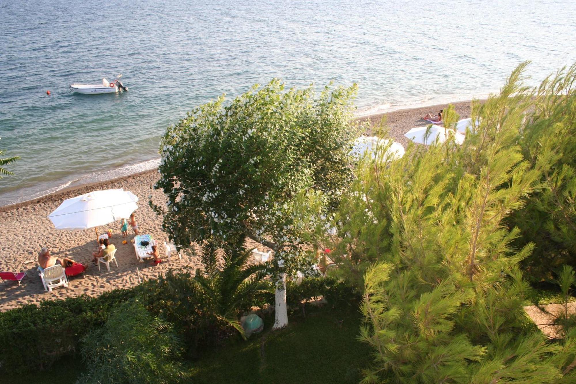 Posidonia Pension Амаринтос Екстериор снимка