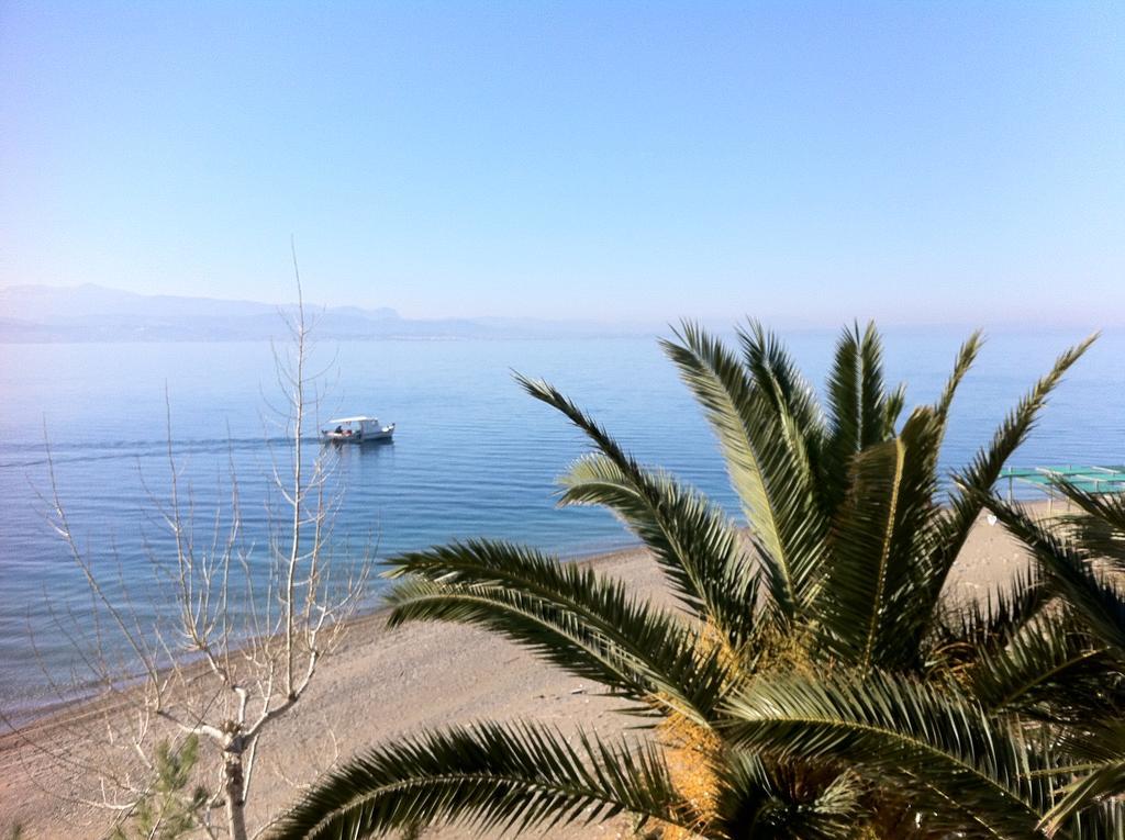 Posidonia Pension Амаринтос Екстериор снимка