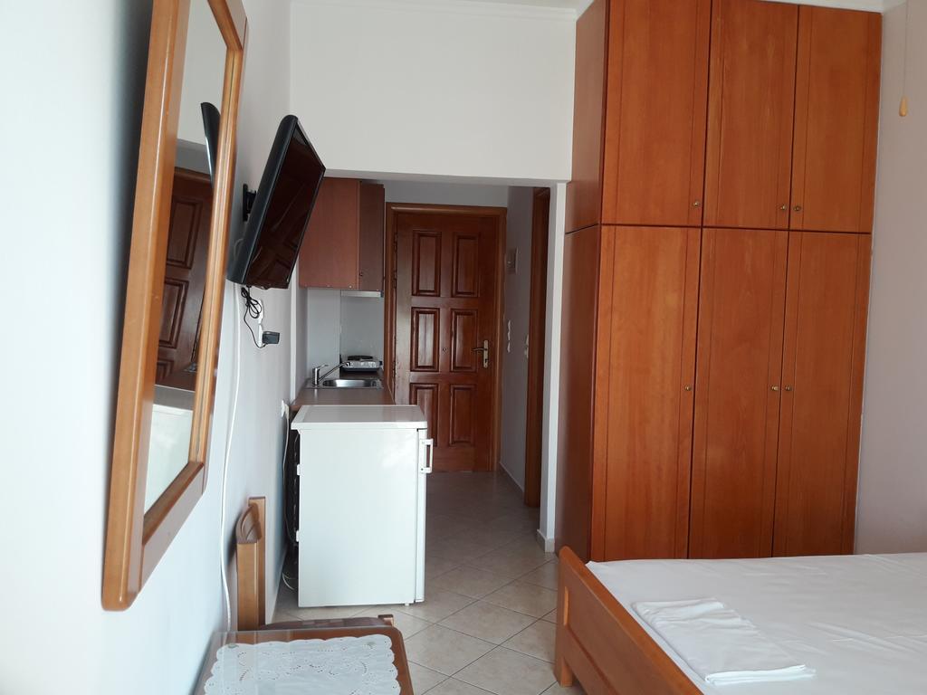 Posidonia Pension Амаринтос Екстериор снимка